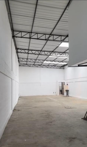 Venta de Bodega y Local – Aranjuez